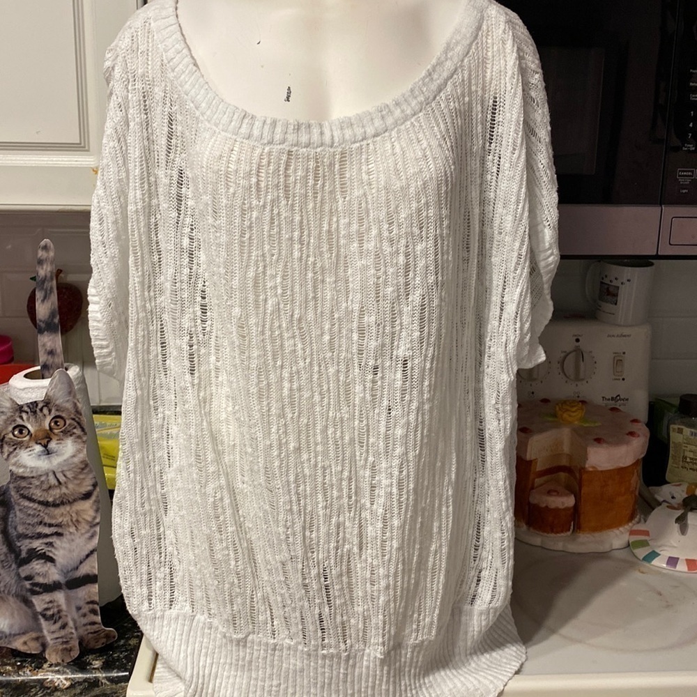A womens Lane Bryant solid white cap sleeve plus size sweater size 2X